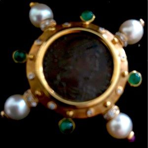 14kt gold brooch